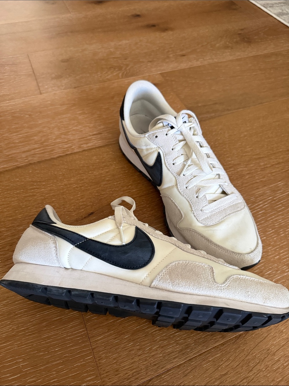 Nike Men’s Air Pegasus 83 Cream and Black Retro Sneakers